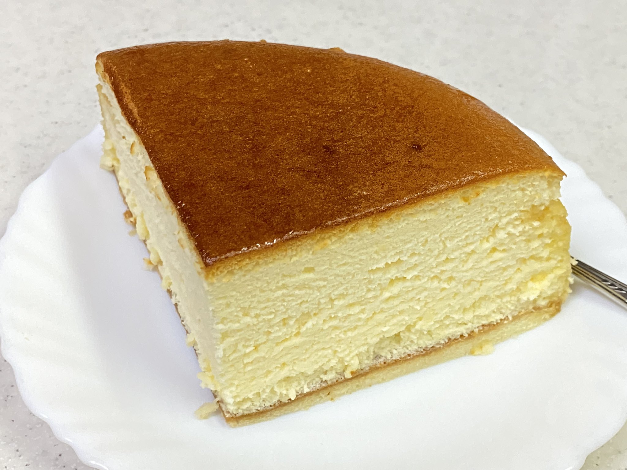 تويتر じゅんこ على تويتر Jr名古屋タカシマヤの四国味めぐりにいってコミベーカリーさんのチーズケーキのホール買ってきました そんでとりあえず1 4頂きました やっぱ美味しいねー T Co 1pnxwhez01