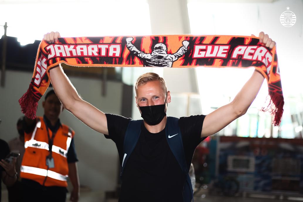 Persija_Jkt's tweet photo. Please Welcome, Mr. Hanno Behrens 👆🔴

#BelieveIn12 #PersijaJakarta https://t.co/bEnvAUuxce