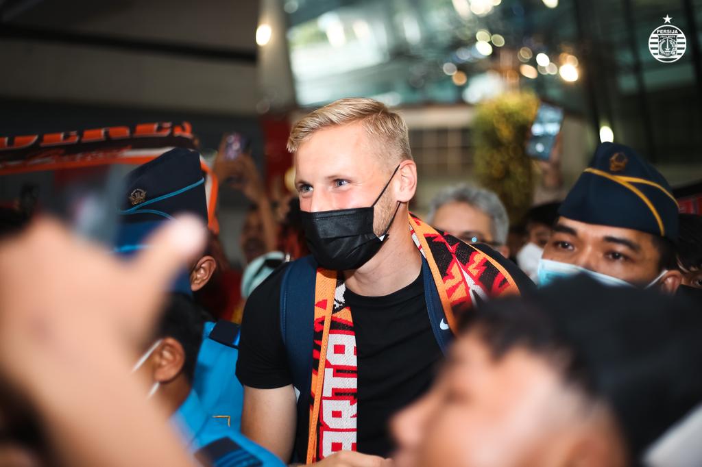 Persija_Jkt's tweet photo. Please Welcome, Mr. Hanno Behrens 👆🔴

#BelieveIn12 #PersijaJakarta https://t.co/bEnvAUuxce