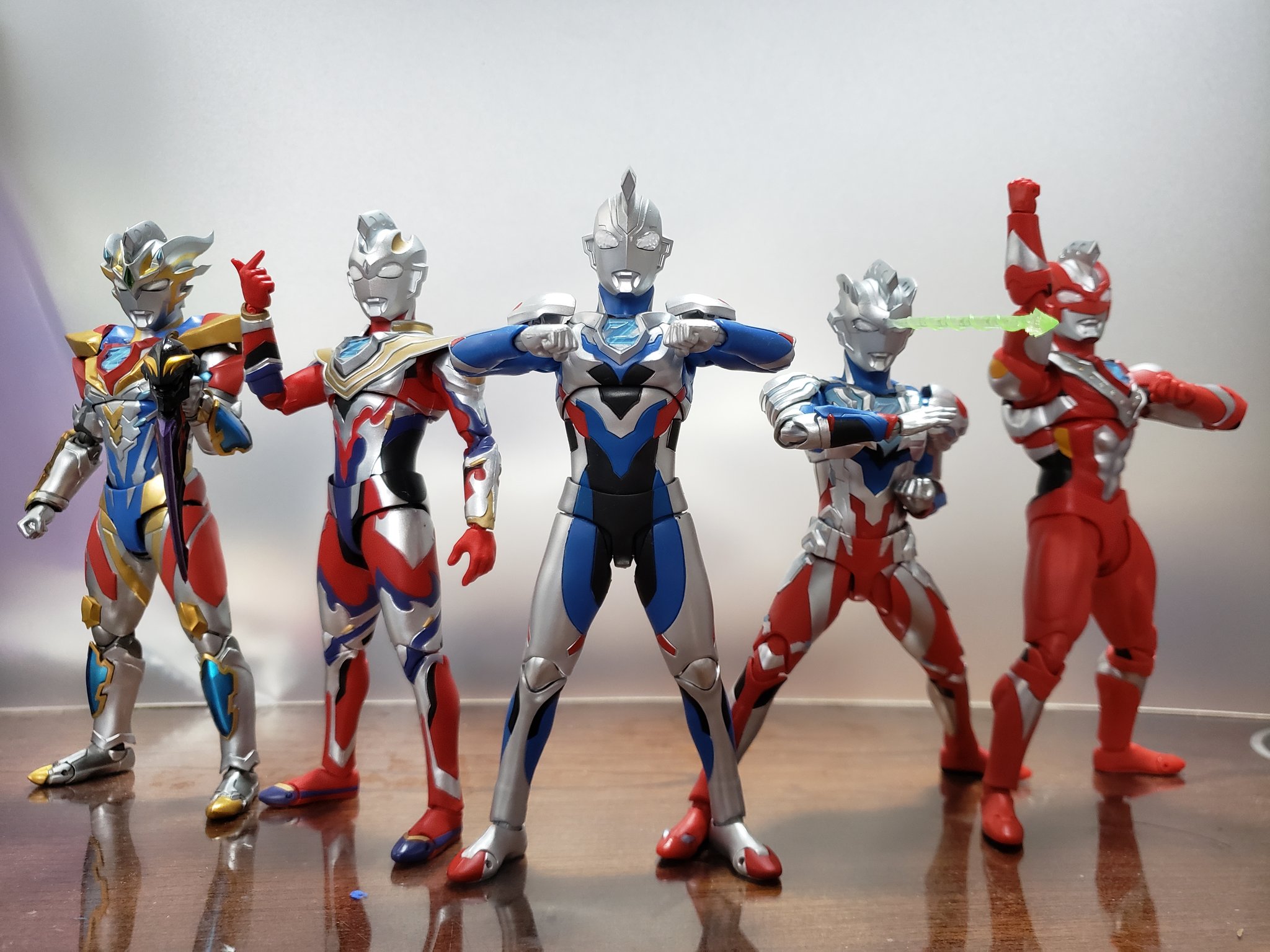 べリウス 小さい頃からずっと一緒でウルトラマンはもう自分の1部になっています これからもずっと続いていってほしいです ウルトラマンの日おめでとう ウルトラマンの日 T Co Xfjpk4lqdr Twitter