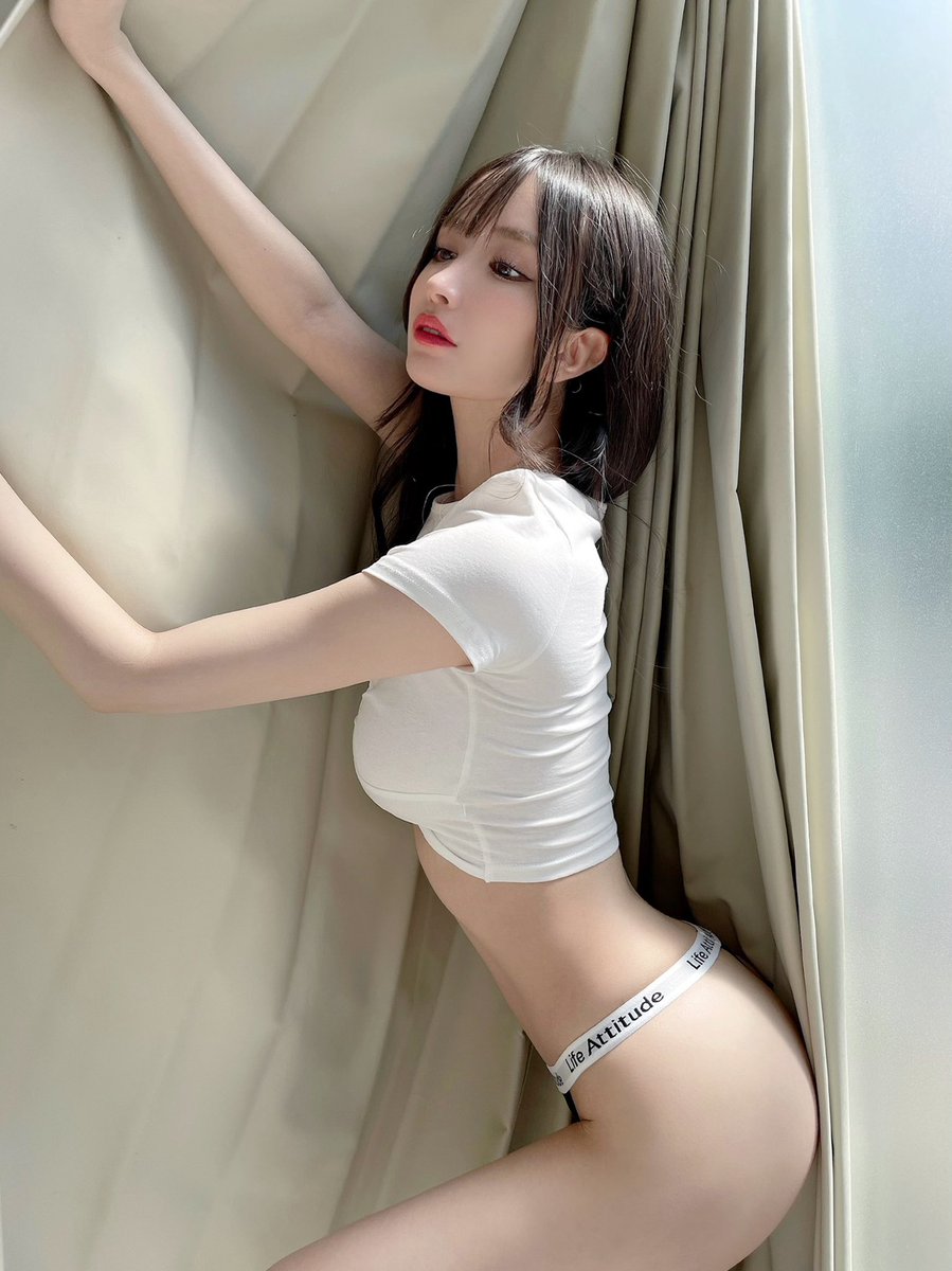 Stunners2755's tweet photo. Who is this perfectly beautiful stunner? @IYORI_NU Follow her, she posts amazing photos. https://t.co/sxHMyk1jAd