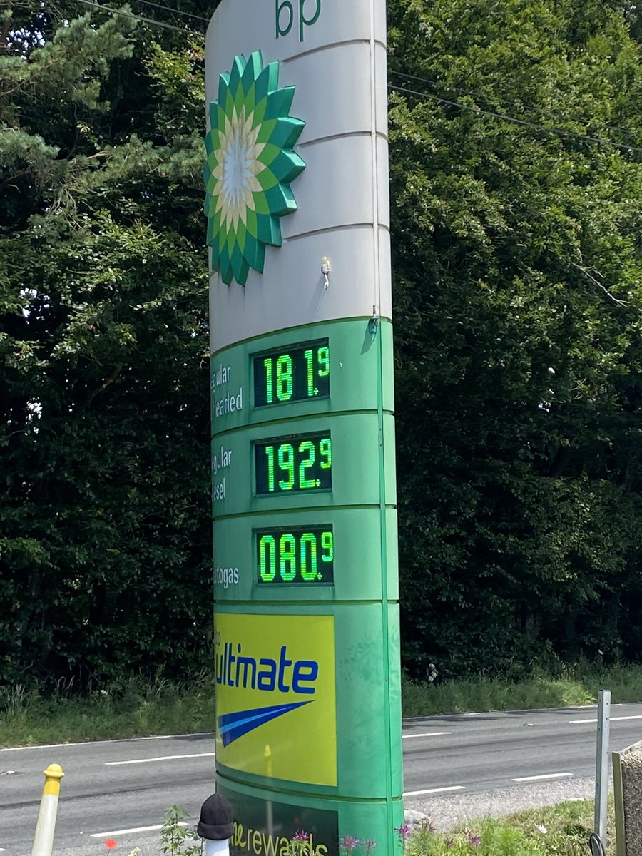 longleggedhelen's tweet photo. @sainsburys @Tesco @Shell @grantshapps if a small petrol station on the A35 in Devon has petrol and diesel at these costs..why in your stores around the south east charge 10p more?? #fuel #FuelPrices #FuelPrice #ripoff #PetrolDieselPrice #petrolprice #Petrol https://t.co/hU1l1j9gS5