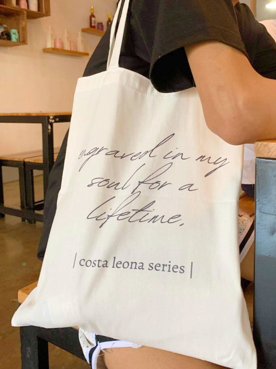 jacriego's tweet photo. | TOTE BAG for P149 (sf excluded) |

hello people, I'm humbly asking for your support for my small business. It's for me to save money for the upcoming books of our Ate J!  

It would mean the world to me if you considered buying, thank you so much! 🫰💗

below is an actual photo https://t.co/r16Ljj35pR
