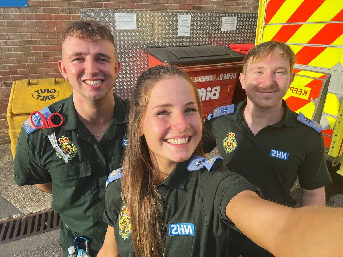 Last ever shift as a student paramedic before flying out to Mexico for a 2 week placement in the ambulances and at the Red Cross hospital. Been the best 3 years with the best people🥰🥹