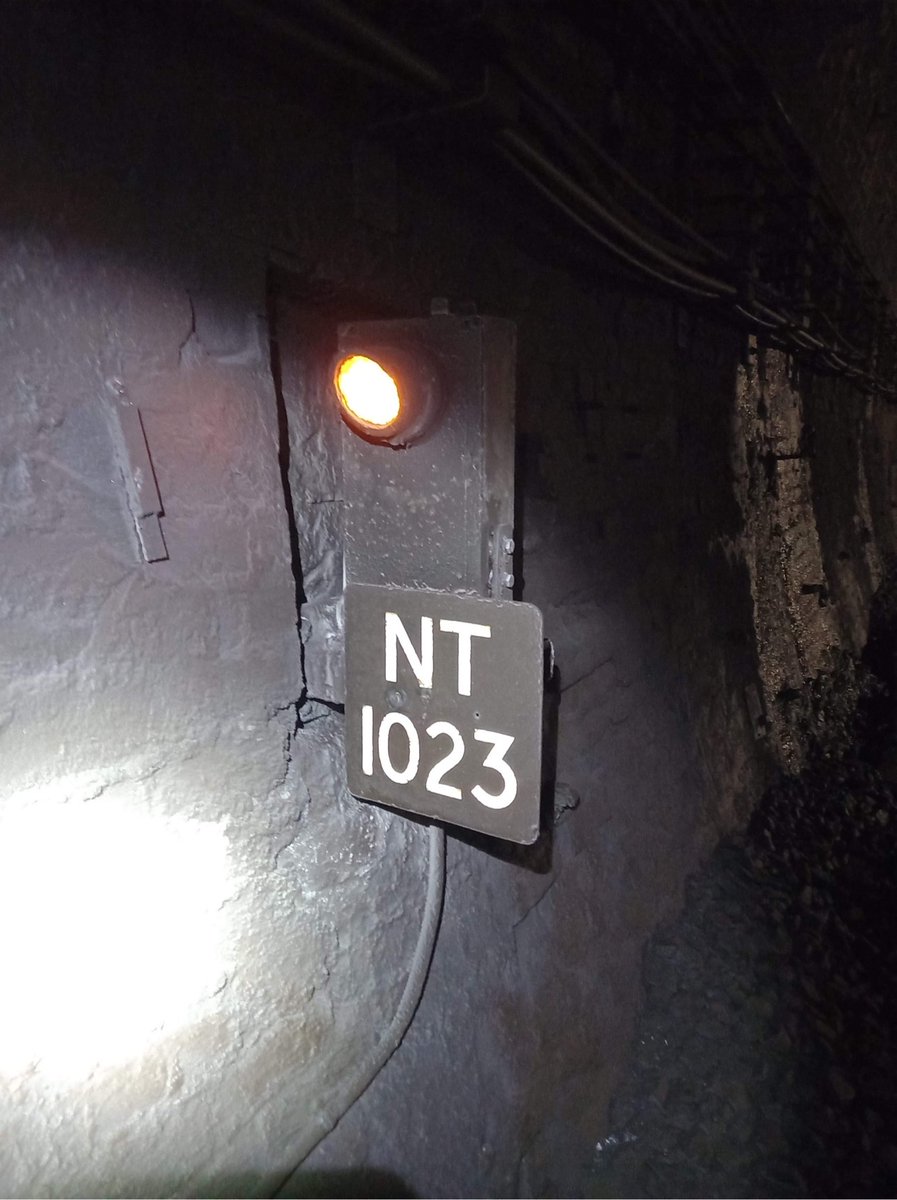 SignaloftheDay's tweet photo. Time for a #SundayBonus I think!!

Jason Prole sent us these fantastic photos of signals NT1023 and NT1621 inside the Severn Tunnel, taken during a recent engineering possession.

#SignalOfTheDay https://t.co/jQU0gPG1uh