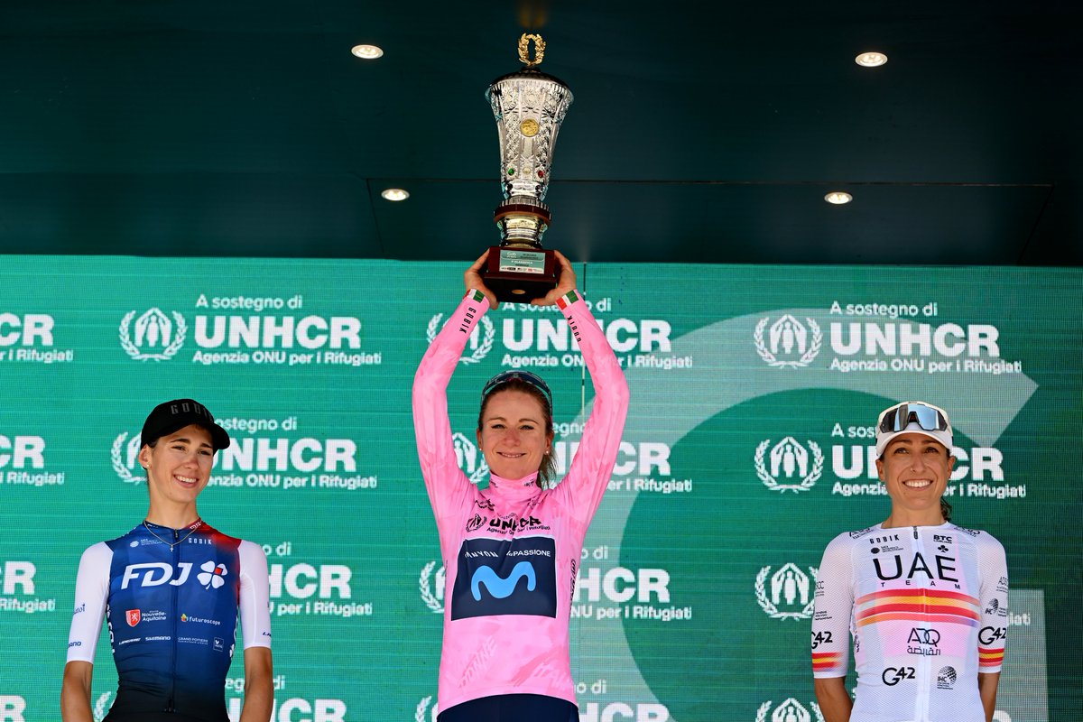 3RD GIRO DONNE OVERALL VICTORY FOR ANNEMIEK VAN VLEUTEN! The pink jersey, the congratulations, the flowers and the trophy are for you, @AvVleuten! #GiroDonne22 📸Dario Belingheri