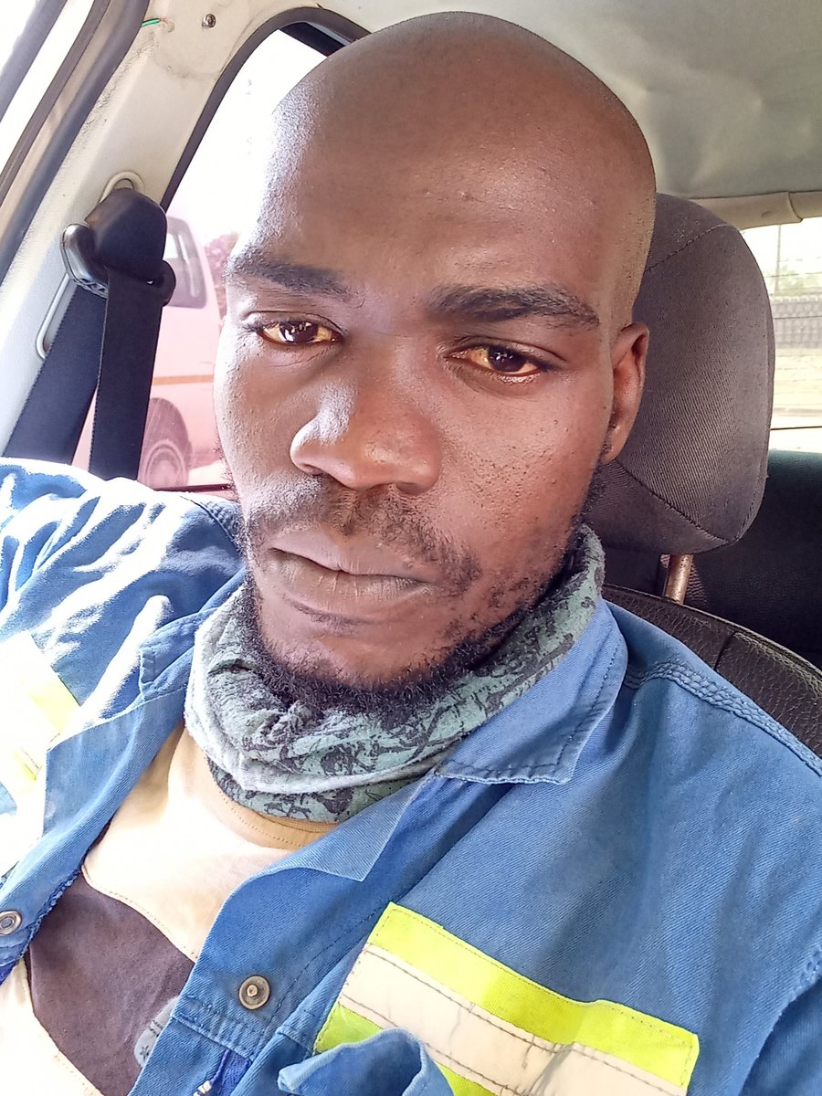 GomolemoMashaba's tweet photo. @mlota_azola Let's chat ... 

Just knocked off from work https://t.co/TY2FOlCAVW
