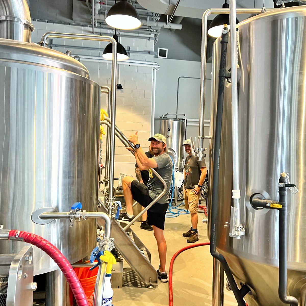 It's the final day of the Grand Opening Weekend celebrations!

Come for some #FreshGLB, food, beer specials, and games while the DJ mixes in the Yard.

#TorontoEvents