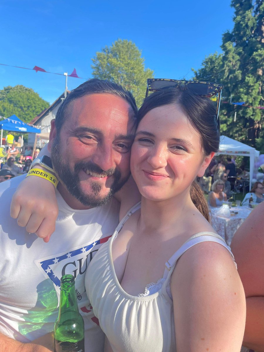 NatalieLogan5's tweet photo. @ktaylor83 Can’t believe you never had pic with me 😂📸Fab day 😎🎉🥂🍾 Xx https://t.co/giGFKTB1Vq