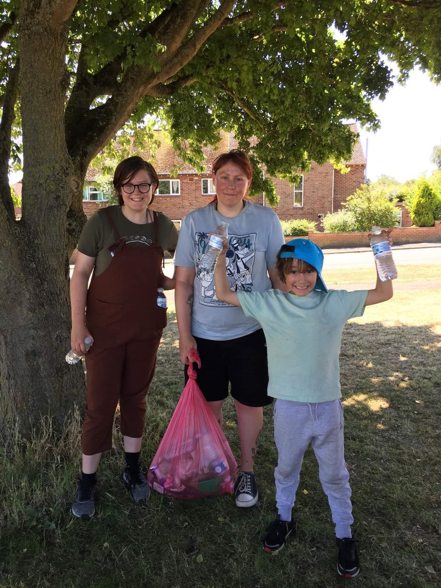 Well done <a href="/NatashaLR1304/">Natasha</a> &amp; Michael helping <a href="/LabourKettering/">Kettering Labour</a> with the litter pick 🚮
Came out really hot so was greatfull for the water 😊
@KbaPrimary <a href="/KBuccleuchA/">KBA</a> <a href="/MrAMoody/">Mr A Moody</a>