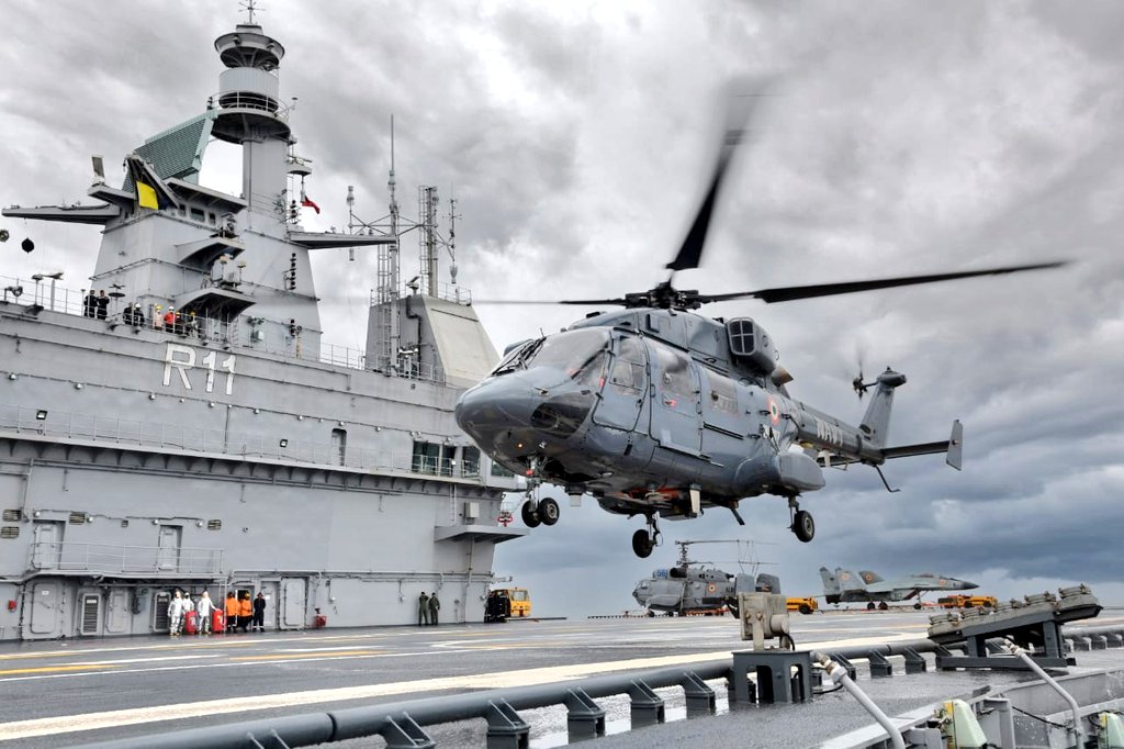 news_decode's tweet photo. 🔴BREAKING: Aircraft Carrier #INS_Vikrant successfully completed 4th phase of Sea Trials.
➡️Integrated trials of major equipment & systems undertaken, towards delivery of the largest indigenous warship to #IndianNavy 🇮🇳
➡️Also #MiG29 #Ka31 & #Dhruv were spotted onboard VIKRANT. https://t.co/kyjFpxPhnb