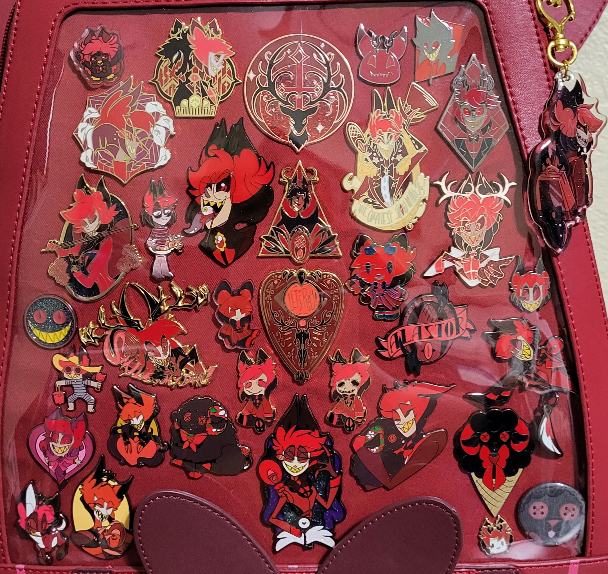 My seal ita bags + pin collection 🦭 : r/EnamelPins