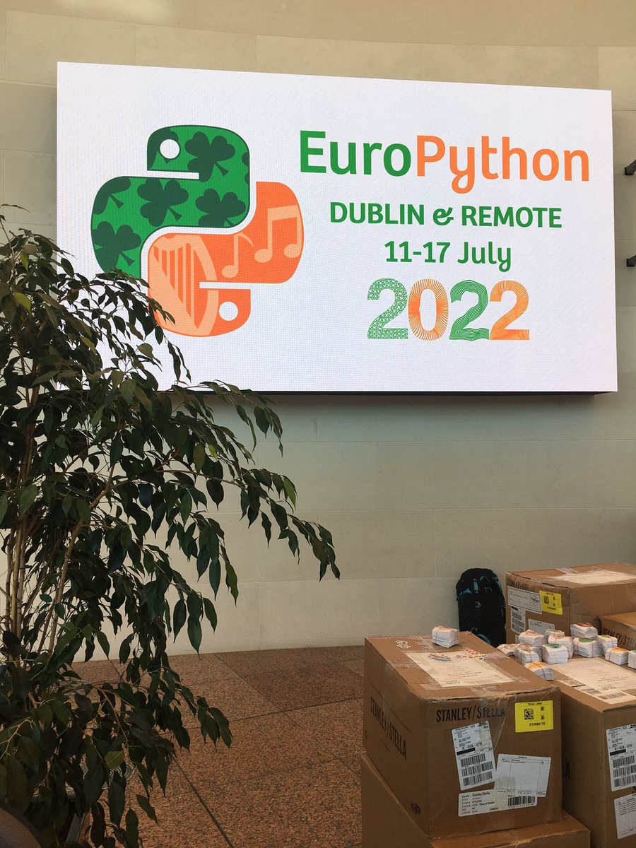 lais_bsc's tweet image. We’re sorting out some boxes and getting warm for @europython
#europython2022