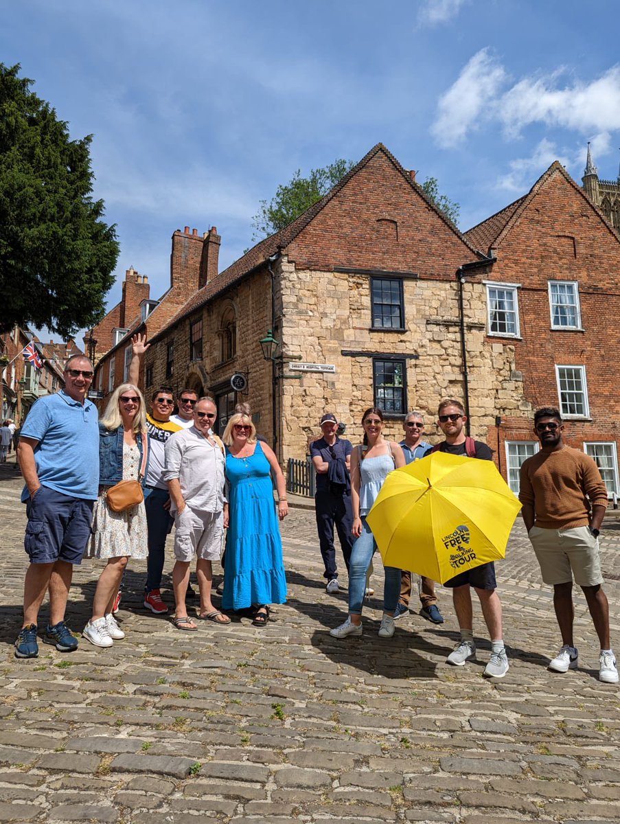 lincswalktour's tweet photo. What a lovely bunch of people on today's tour. Great mix of locals and visitors; with our very first South American visitors from Chile! Really great to meet you all 😊

#lincoln #lincsconnect https://t.co/BAqNa0nycN