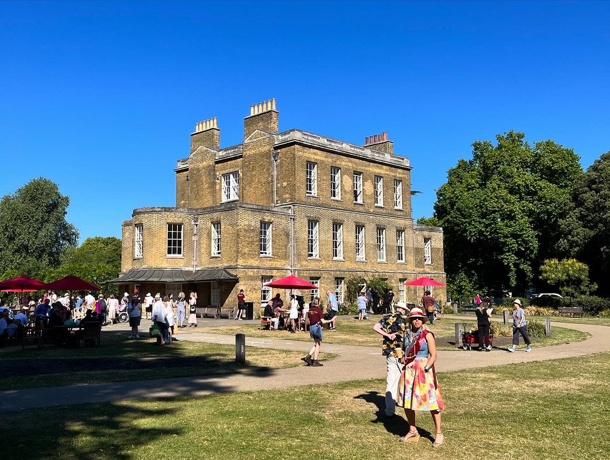 RachelTobyn's tweet photo. Great morning at Antiques Roadshow
#fatheranddaughtertime
#clissoldhouse
#stokenewington https://t.co/qYpf39fvMy