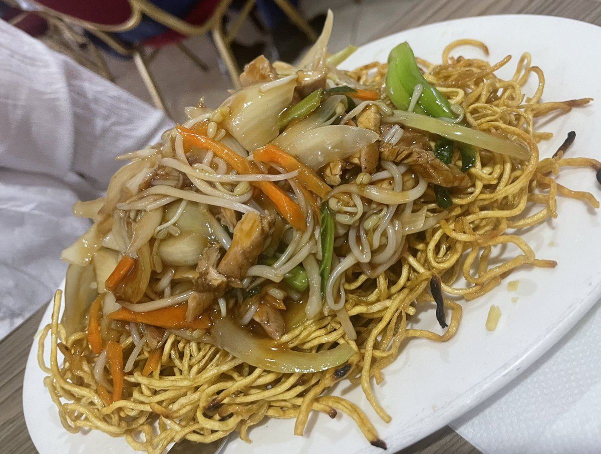 fetucini357's tweet photo. Siguiendo las recomendaciones de @rubenchenwong un almuerzo ligero en familia. Todo estupendo #JUNBO https://t.co/UAR0LPRkTH