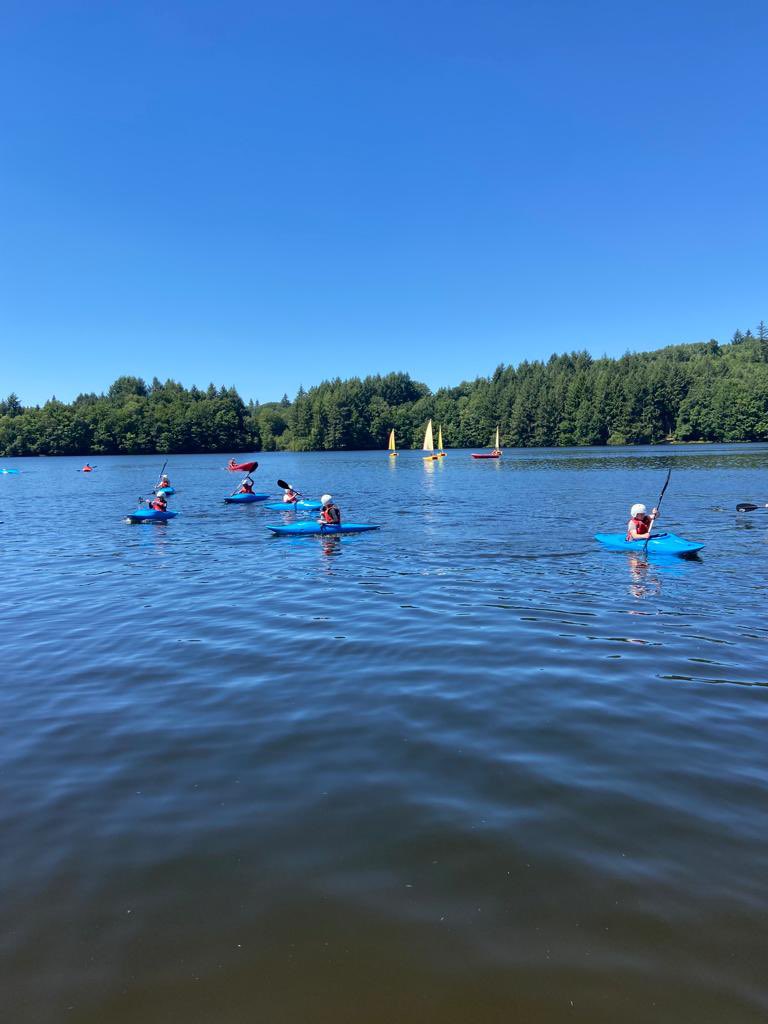 RMS_Adventure's tweet photo. Lovely day on the lake sailing, kayaking, boarding, and canoeing. Our sandwiches were tasty and huge! https://t.co/1NKynIzf8w