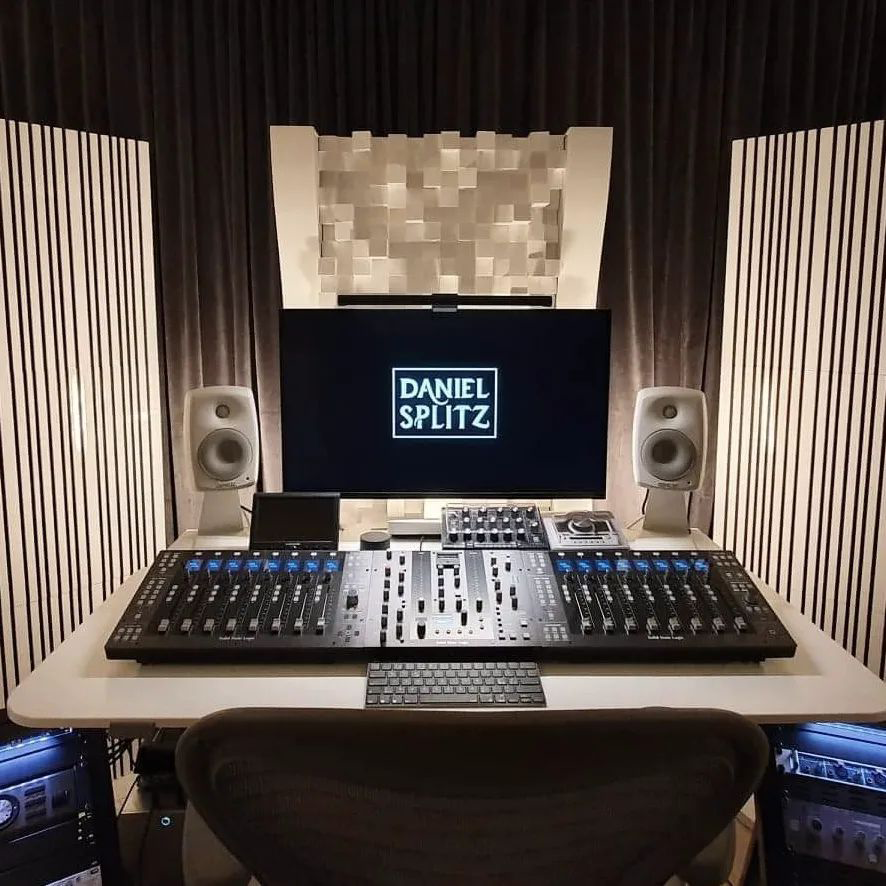 solidstatelogic's tweet photo. This cool space is where Sweden-based producer @danielsplitz creates his magic!

Thanks Daniel for the 📸

Do you have a cool home studio with SSL equipment? Tag us and we will repost you on our channels.

#SSL #SolidStateLogic #SSLFamily #SSLUC1 #SSLUF8 #SSLPluginController https://t.co/wx7NjWA5uQ