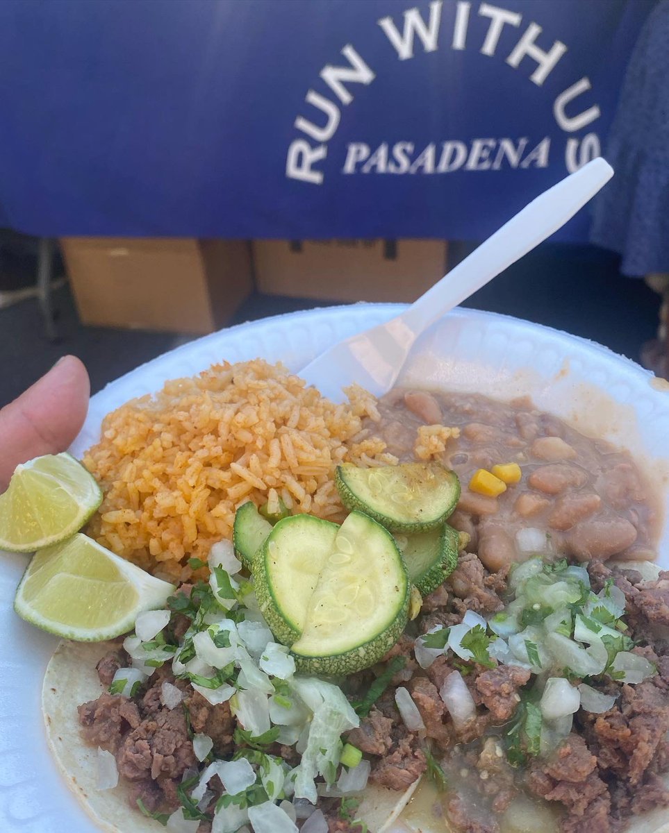 Librarygal05's tweet photo. Thanks to #runwithuspasadena for the great 5k this morning w @UnderArmour Wish all runs could end with mimosas ๐ฅand tacos ๐ฎ! Day 31 #runstreak ๐ค #runningmotivation #runningcommunity #perseverance #Pasadena https://t.co/2xpkpaiQu0
