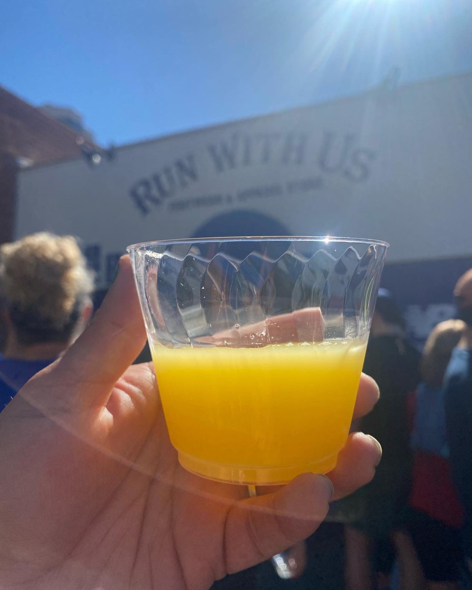 Librarygal05's tweet photo. Thanks to #runwithuspasadena for the great 5k this morning w @UnderArmour Wish all runs could end with mimosas ๐ฅand tacos ๐ฎ! Day 31 #runstreak ๐ค #runningmotivation #runningcommunity #perseverance #Pasadena https://t.co/2xpkpaiQu0