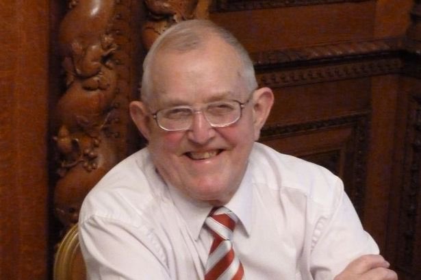 Great to see so many people pay there respects to this great man today. Not many people like him today and the numbers today showed how appreciated he was.