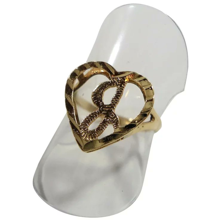 ClarasJewelry's tweet photo. Textured Etched 10K Gold Initial J Heart Shaped Ring Size 8
#rubylane #vintage #retro #jewelry #ring #10Kgold #heart #initialring #fashionista #diva #glam
https://t.co/iytp7Hzmgg https://t.co/lbmLN4SsfL