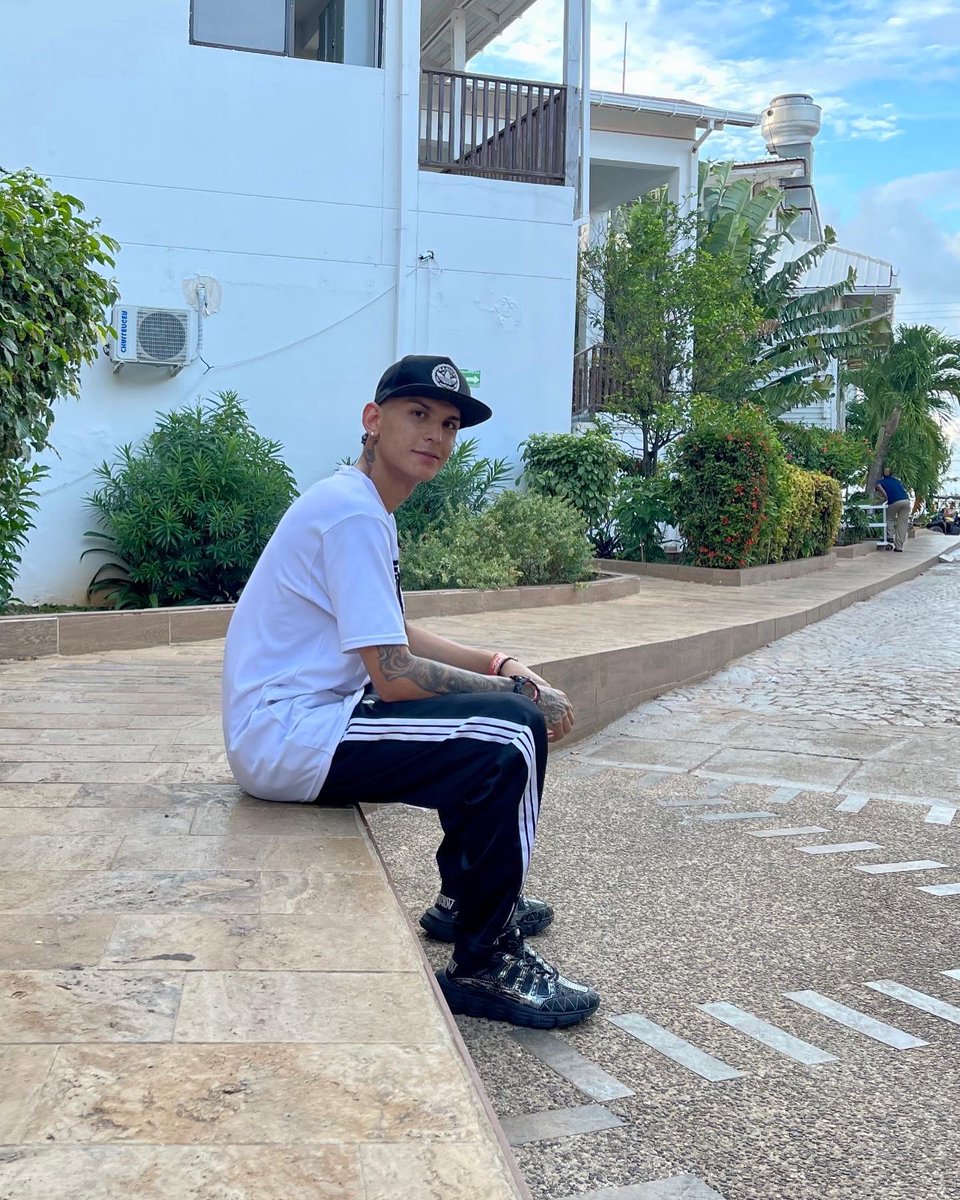 jack_damx's tweet photo. Baby ¿que mas?🔥 https://t.co/G1C3IPizaT