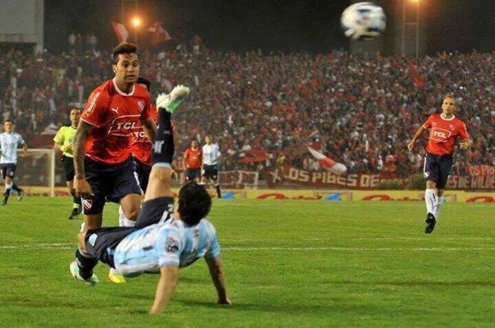 Fandehauche's tweet photo. ¿Hauche de chilena a Independiente? 

¡Esto ya se ha visto! https://t.co/g4NR3HoadL