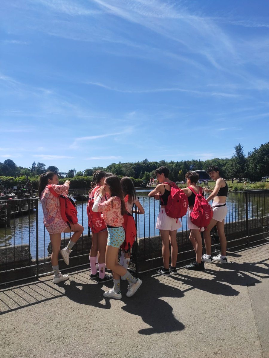 ChesterfieldCen's tweet photo. Sunny day in Alton Towers☀🎡🎢🎠🎪 https://t.co/XnJF9zQBxJ