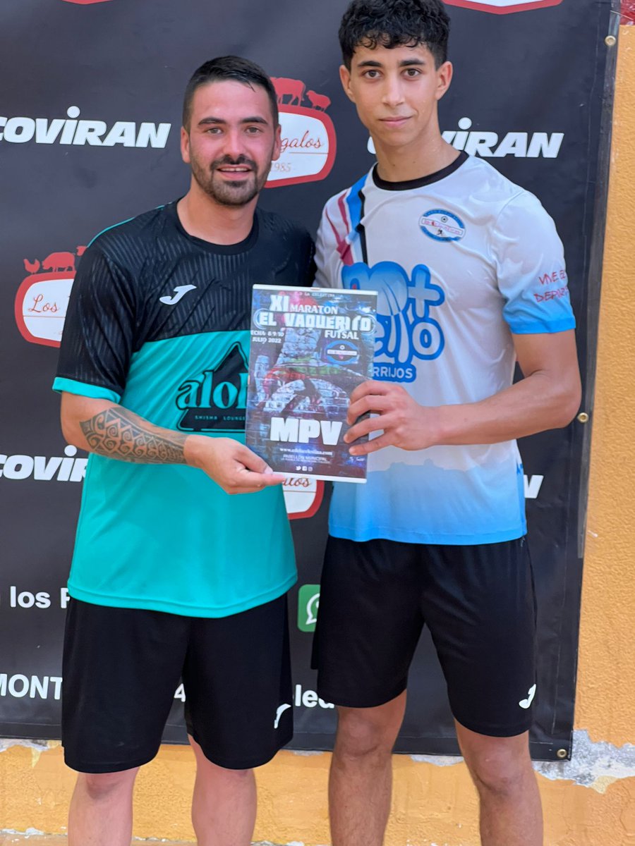 CD_LACELESTINA's tweet photo. #MFSElVaquerito
PREMIOS 2022
AIMAN es nombrado VAQUERITO (MVP) y lo recibe de un jugadorazo (Ivan).
Todavía es juvenil pero ha demostrado su hambre, su garra y ha sido top en TODOS los partidos.
🎩🎩 ENHORABUENA🎊🎉🎊🎉
@RadioPuebla https://t.co/QIMRIFVScm