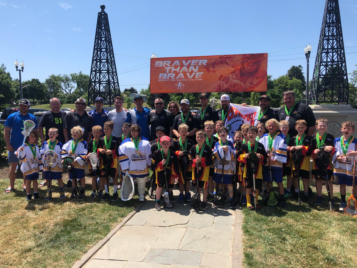 Brave_51's tweet photo. 2022 U9 Championship 📸 

🥇 Toronto Beaches
🥈 Nepean Knights

The lacrosse community is so special. 

#BraverThanBrave https://t.co/sOa971LZVl