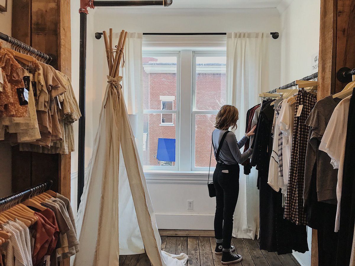 EanWilliams7's tweet photo. 7 Pros And Cons Of Buying Second Hand https://t.co/YWiKDjHA7M via @dcfashionweek https://t.co/1GjT144Wye