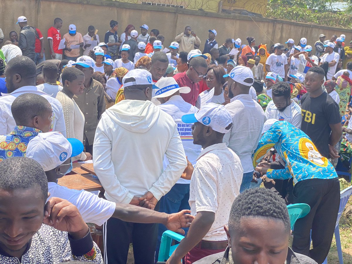 PrMatofali's tweet photo. #BUTEMBO:Apres #Mususa, #Kimemi & #Vulamba pr appliquer la nouvelle stratégie adoptée par la cellule d’appui à l’implantation d’@Ensemble_MK du Pr @moise_katumbi , c dimanche, étions en comm Bulengera, Q.Muthiri, cell. Vatholya @OlivierKamitatu @gratieniracan @SalomonKalonda https://t.co/XK4FSYFhXI