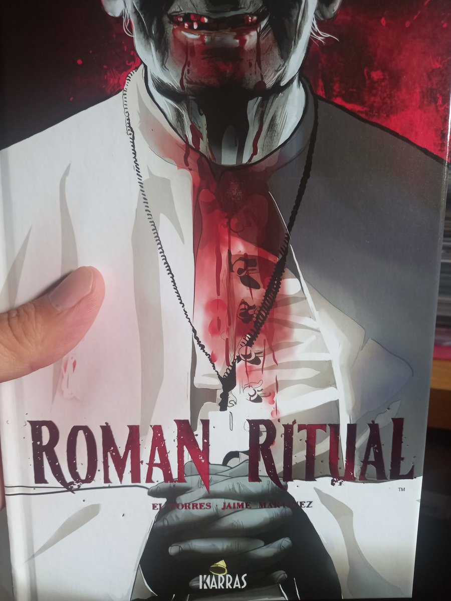 nandoman1905's tweet photo. Aprovecho la nueva edición de "Roman Ritual" de @ComicsKarras para pillarlo, que no lo tenía.
#Tebeitos #Karras #RomanRitual https://t.co/c7Xk55liza