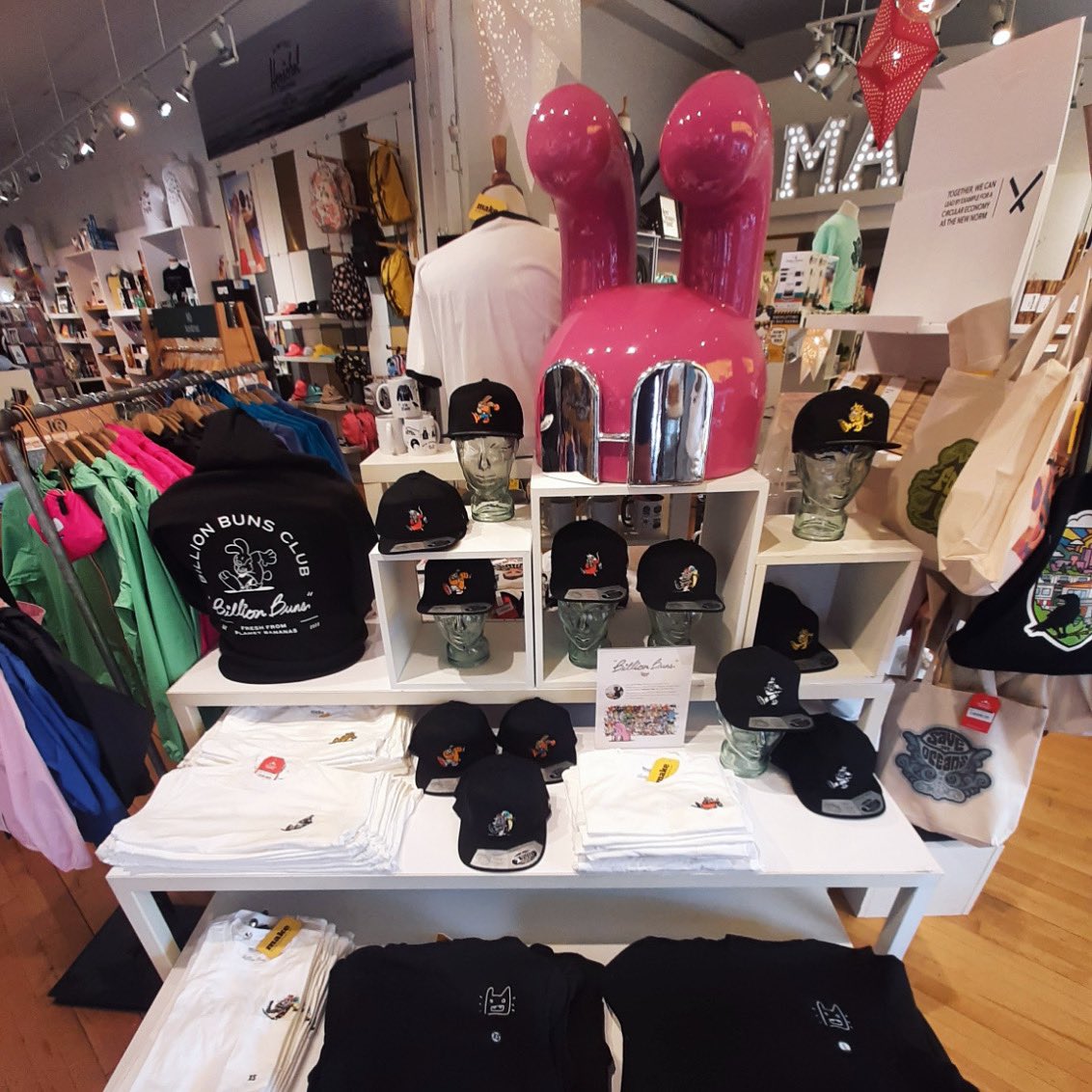 MakeVancouver's tweet photo. The @BillionBuns have landed on Granville Island this new collection by #yvr artist @Chairman_Ting is here for a limited time and will be available online starting tomorrow!
#BillionBuns
#bb #chairmanting
#NFTsYouCanWear
#CarsonTing
#nft #nfts https://t.co/rNjwhzdrso
