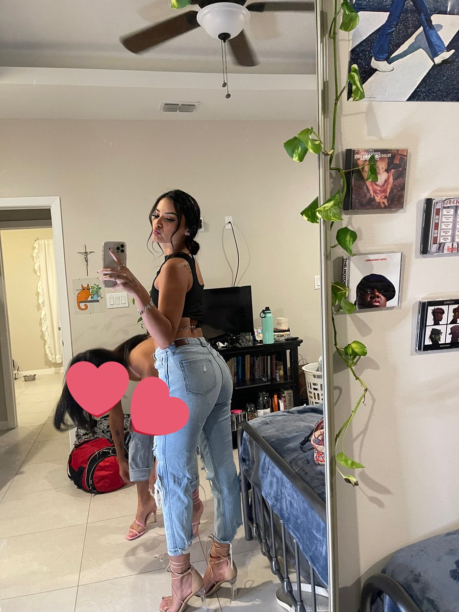 mireyagv02's tweet photo. She call me daddy 🥀🍃 https://t.co/8iifrsh6bB