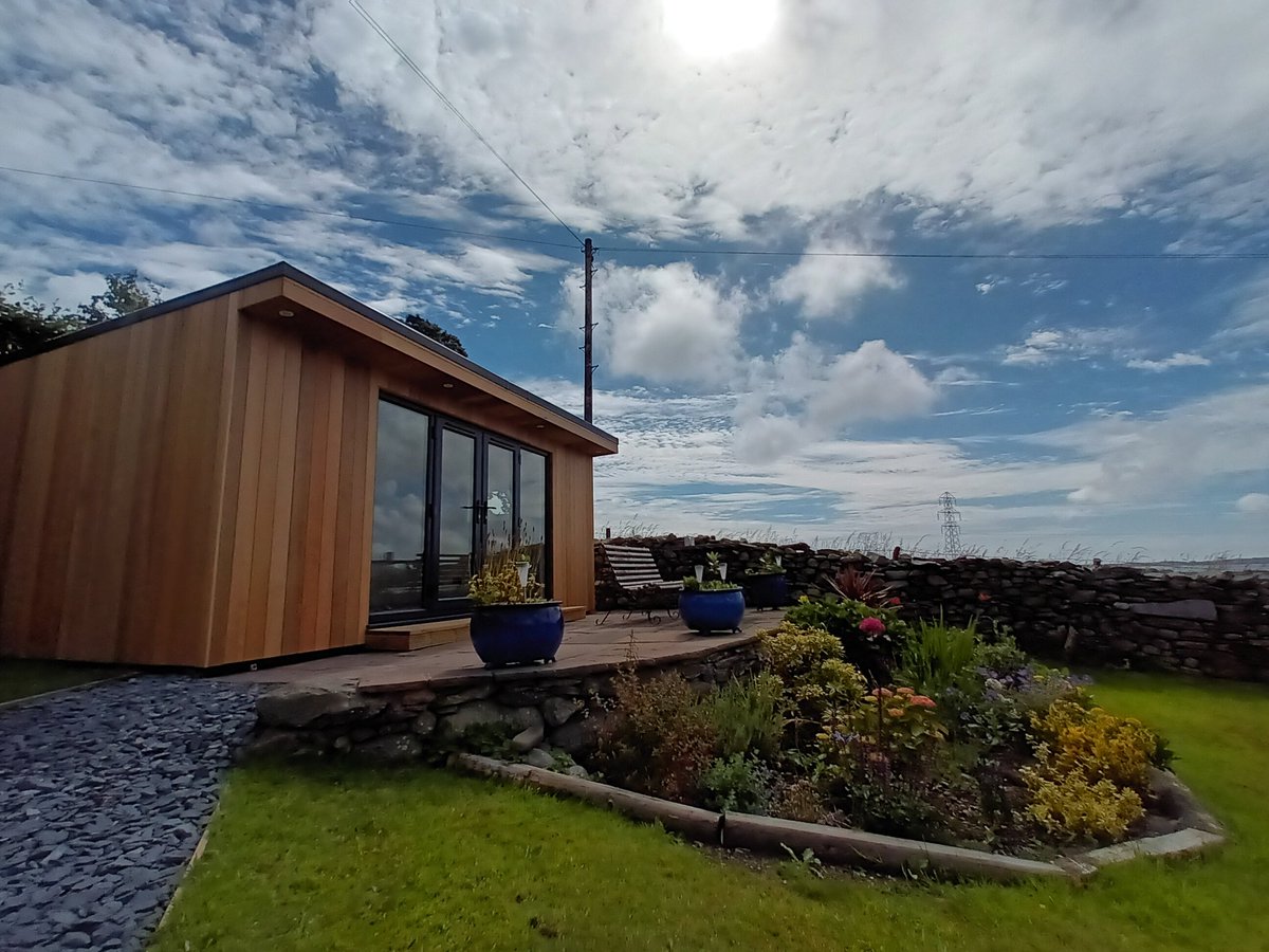 FutureRooms's tweet image. If you have some outdoor space, a #gardenroom could enhance it while creating a dedicated, separate #workspace for use during the day, a TV room that can be enjoyed in the evening and a room for hobbies, exercise or entertaining.
futurerooms.co.uk #brumhour
