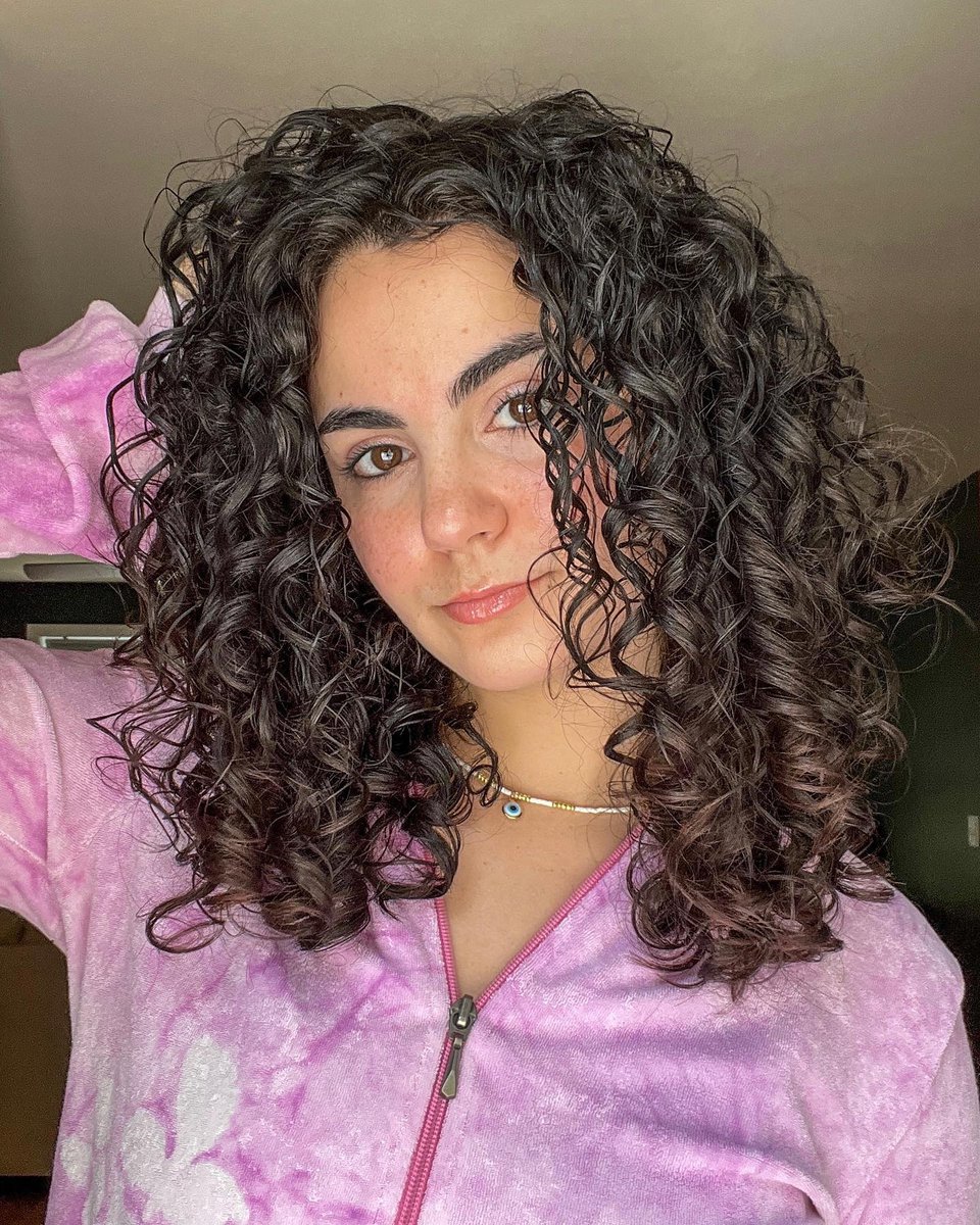 BounceCurl's tweet photo. ✨First time #fingercoiling was a success!✨
🤍Products used: #bouncecurl Light Hold Creme Gel, Avocado & Rose Oil Clump & Define Cream, Hair Spray
.
Instagram: hannahscurlyhair https://t.co/1BNk6RZisL