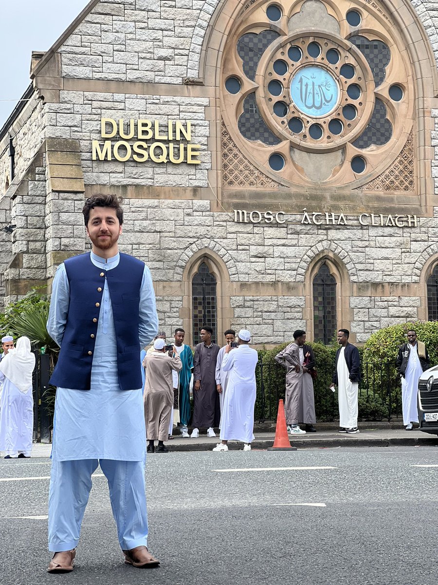 mobin_911's tweet photo. Eid 2022 ✨
#EidAlAdha #dublin #dublinmosque #ireland https://t.co/NjywDGvIa6