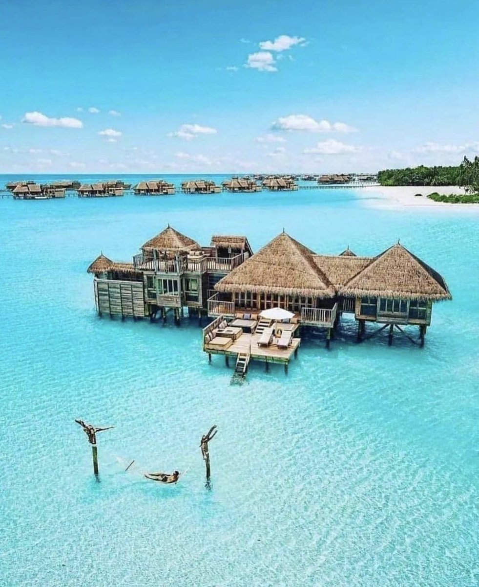 viewsoff's tweet photo. Paradise in Maldives. https://t.co/o3OShVV8xG
