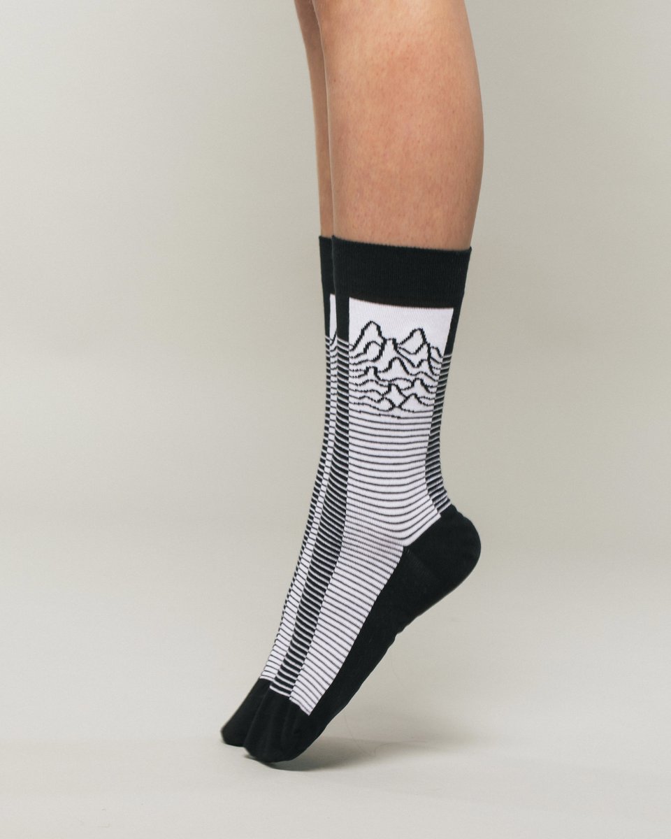 StereoSocks's tweet photo. Listen to your feet 🎸 https://t.co/yEKjDbUFxB
