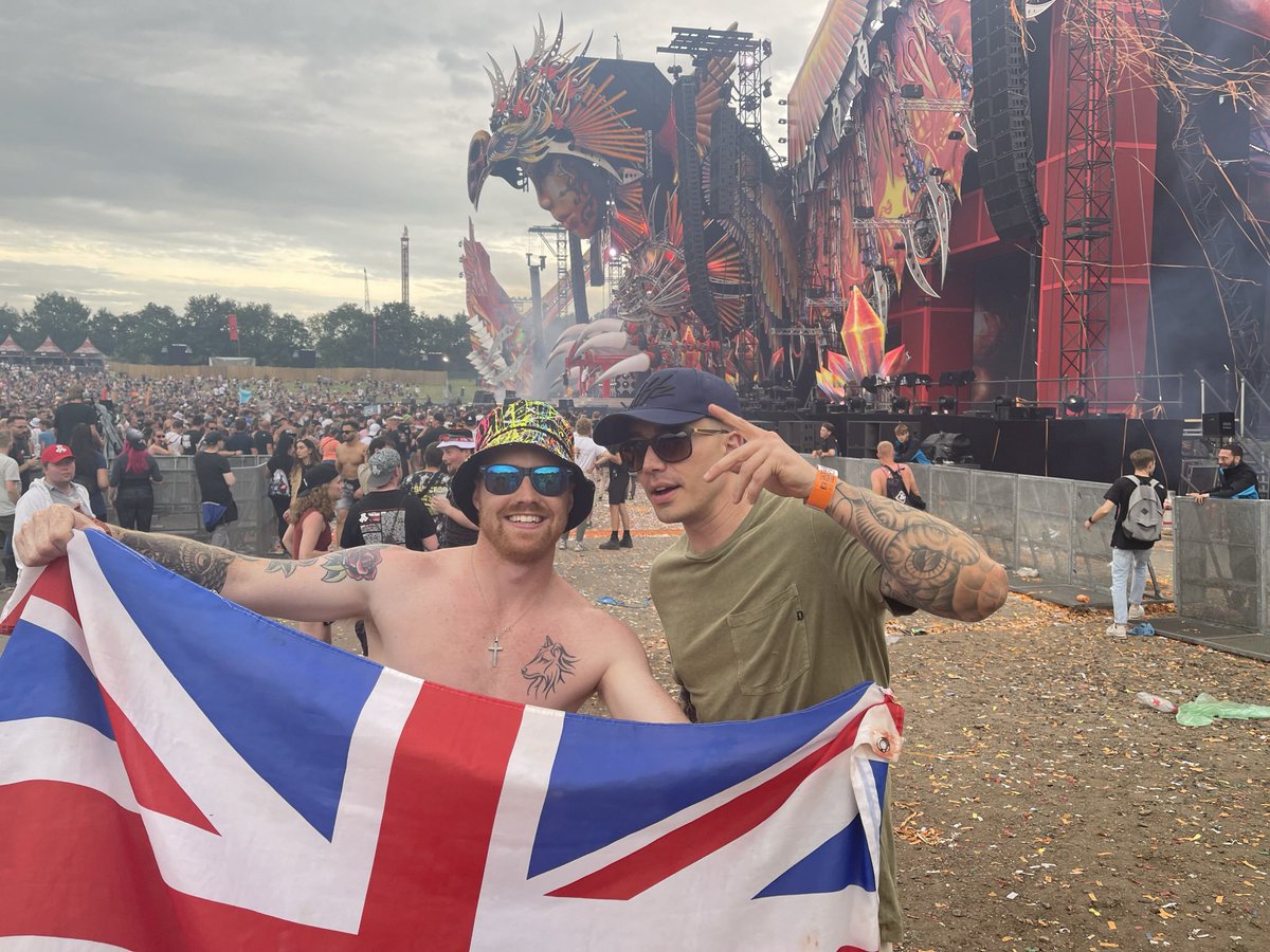 djnefarious's tweet photo. Defqon was lit, quick pic with the legend 🔥@headhunterz https://t.co/cxNAgvxXQ9