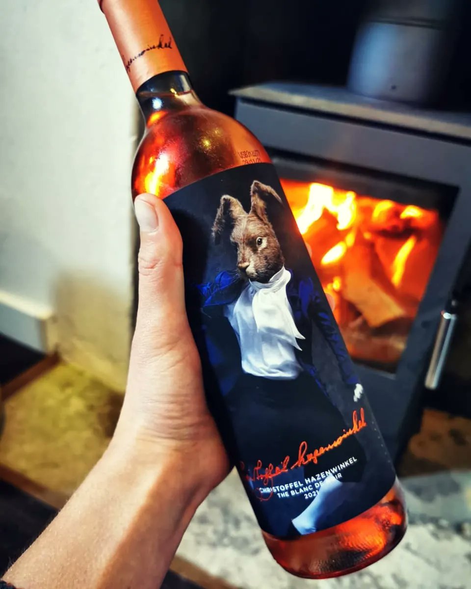 WineMeCapeTown (@winemecapetown1) on Twitter photo It's made from 100% Shiraz grapes.
Fruit forward nose, on the palate medium acidity, strawberries and a distinctive creamy finish.
#wimbledon #wimbledon2022 #southafricanwine #drinkSA #sawine #winegasm #wine #instawine #shiraz #Rosé #SSTennis <a href="/HazendalWine/">Hazendal Wine Estate</a> It's made from 100% Shiraz grapes.
Fruit forward nose, on the palate medium acidity, strawberries and a distinctive creamy finish.
#wimbledon #wimbledon2022 #southafricanwine #drinkSA #sawine #winegasm #wine #instawine #shiraz #Rosé #SSTennis <a href="/HazendalWine/">Hazendal Wine Estate</a>