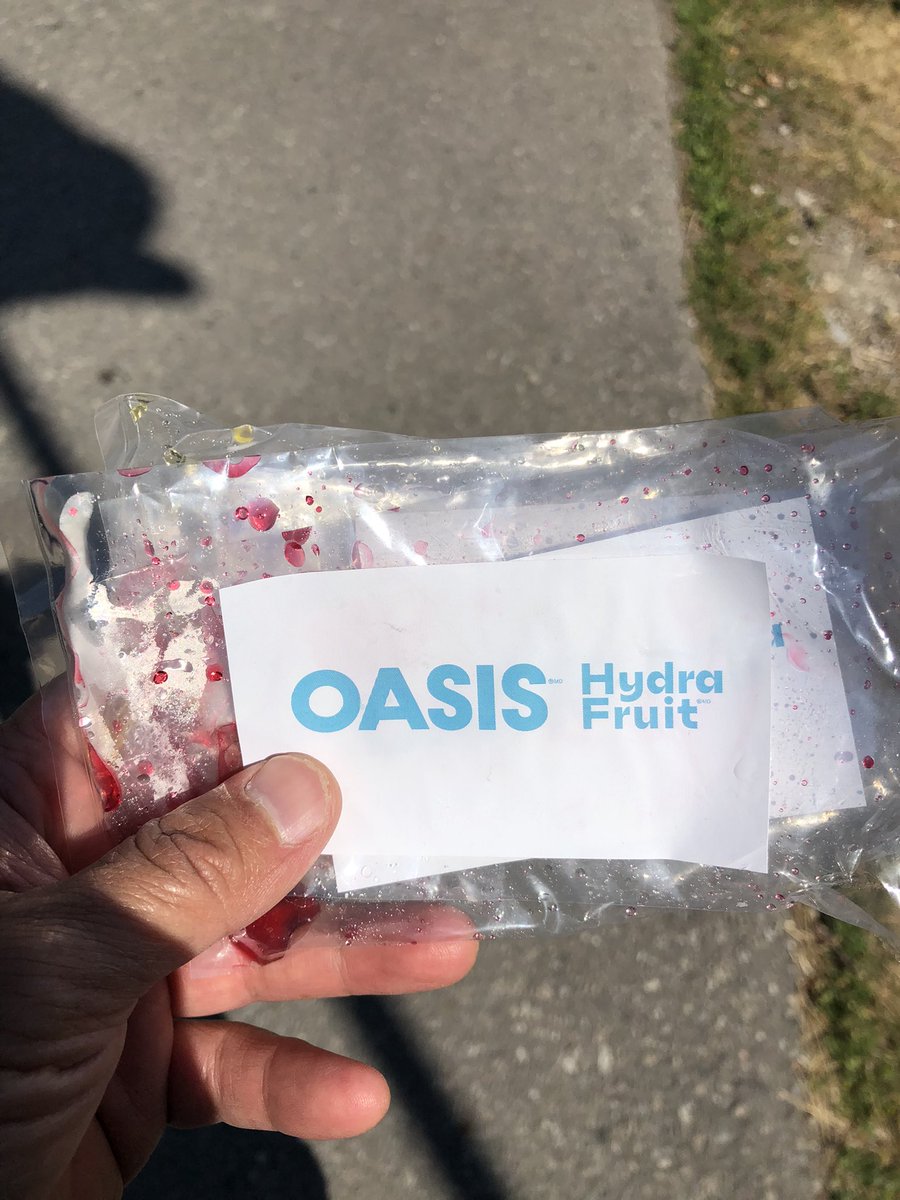 Wayne_Pau's tweet photo. Very cool (pun intended) @OasisCanada! They froze their juice and gave out popsicles from their drink at local park. 👏🥶😎 so tasty… TY https://t.co/SU4aZGqtzZ
