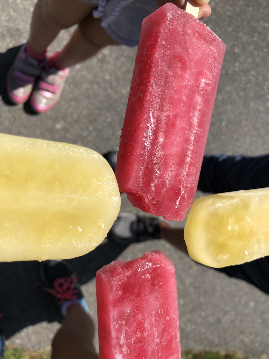 Wayne_Pau's tweet photo. Very cool (pun intended) @OasisCanada! They froze their juice and gave out popsicles from their drink at local park. 👏🥶😎 so tasty… TY https://t.co/SU4aZGqtzZ