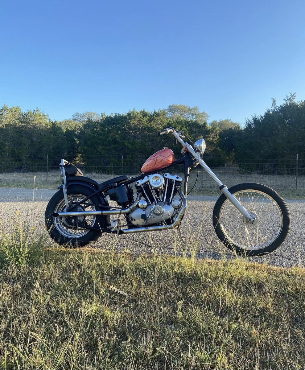 LowbrowCustoms's tweet photo. The perfect morning ride βΊοΈ
@goodmedicine_mc
#lowbrowcustoms #lowbrowlife #ironhead #vintage #harleydavidson #ridemotorcycleshavefun #ridewrenchrepeat #choppershit https://t.co/nlGn9luUAP