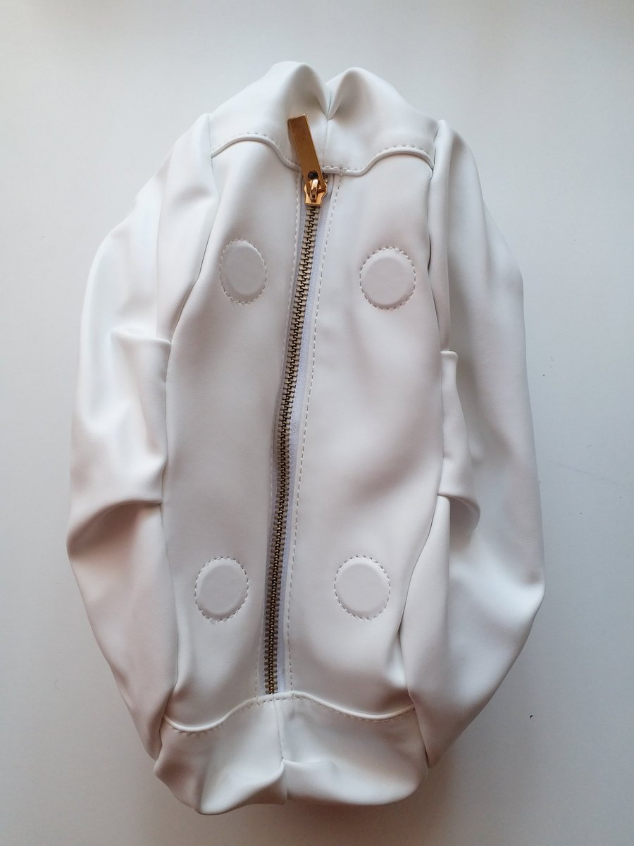 StyleByTendai's tweet photo. PRICED TO GO US$35!

BRAND NEW Asos UK white gathered clutch bag, comes with magnetic closure buttons. Available in Harare.

WhatsApp 0774 010 563

@iMisred @redmarketsunday #redmarketsunday https://t.co/3poNQEy2gR