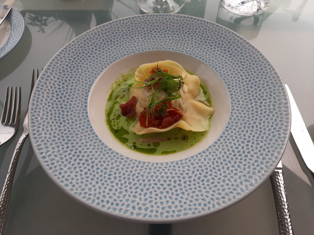 MichelinGuideUK's tweet photo. Classic @michaelcaines dishes and terrific views 
@covemaenporth #Cornwall
https://t.co/UJCGNk5PQp https://t.co/bYmEbjVc3Q