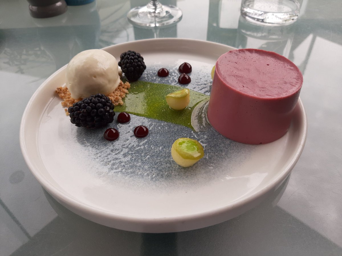 MichelinGuideUK's tweet photo. Classic @michaelcaines dishes and terrific views 
@covemaenporth #Cornwall
https://t.co/UJCGNk5PQp https://t.co/bYmEbjVc3Q