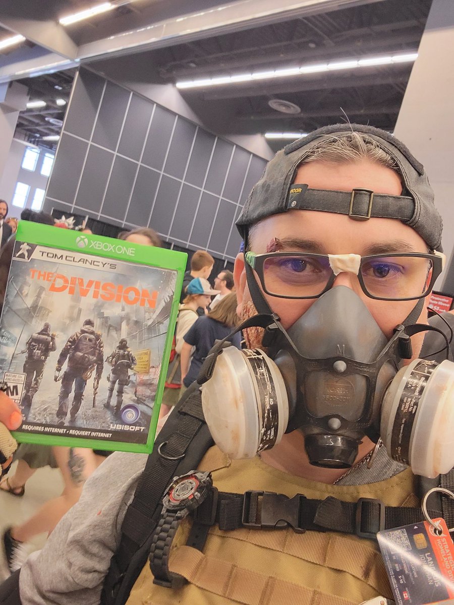 jonelang's tweet photo. This video game from before the pandemic looks familiar. https://t.co/Ri6e2nHfe6